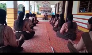 मिर्जापुर:23 मई 25 *बच्चों ने योग का किया अभ्यास*