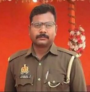 उन्नाव23मई25*संदिग्ध हालात में सिपाही की मौत: दोस्तों पर लगा हत्या का आरोप, 2 लोग हिरासत में*