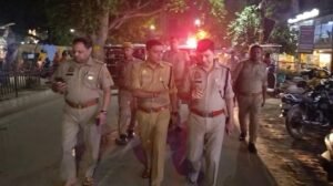 मथुरा 25 मई 25 *अपर पुलिस अधीक्षक एवं क्षेत्राधिकार सदर द्वारा पैदल गश्त*