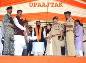 बिक्रमगंज27मई25* प्रधानमंत्री के दौरे को लेकर उप मुख्यमंत्री ने कार्यक्रम स्थल का लिया जायजा,अधिकारियों से की चर्चा*