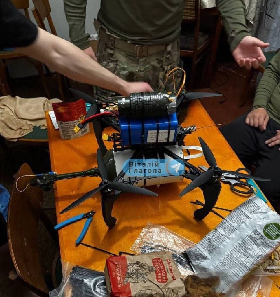 नई दिल्ली02जून25*रूस को दहलाने और एयर बेस को तबाह करने के लिए यूक्रेन ने फाइबर-ऑप्टिक एफपीवी ड्रोन का इस्तेमाल किया। नई दिल्ली02जून25*रूस को दहलाने और एयर बेस को तबाह करने के लिए यूक्रेन ने फाइबर-ऑप्टिक एफपीवी ड्रोन का इस्तेमाल किया।