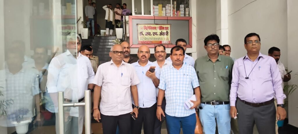 अयोध्या02जून25रुदौली में स्वास्थ विभाग की टीम द्वारा बड़ी कार्यवाही,कई प्राइवेट हास्पिटल सीज* अयोध्या02जून25रुदौली में स्वास्थ विभाग की टीम द्वारा बड़ी कार्यवाही,कई प्राइवेट हास्पिटल सीज*