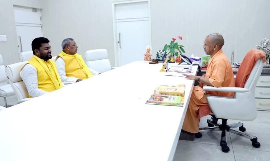 लखनऊ02जून25जिला पंचायत अध्यक्ष और ब्लॉक प्रमुख का चुनाव अब सीधे जनता से कराने की तैयारी]* [खबर सूत्रों के हवाले से]