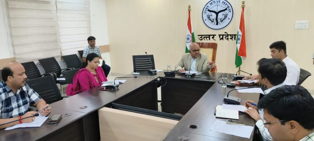 कानपुर नगर04जून25*जन-शिकायतों के निस्तारण में लापरवाही बर्दाश्त नहीं-डीएम