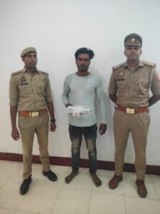 मथुरा 5 जून 25*थाना गोवर्धन पुलिस द्वारा एक अभियुक्त को अवैध तमंचे व कारतूस सहित किया गिरफ्तार ।* मथुरा 5 जून 25*थाना गोवर्धन पुलिस द्वारा एक अभियुक्त को अवैध तमंचे व कारतूस सहित किया गिरफ्तार ।*