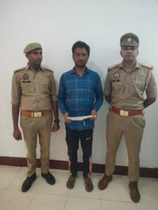 मथुरा 5 जून 25*थाना गोवर्धन पुलिस द्वारा एक अभियुक्त को अवैध चाकू सहित किया गिरफ्तार ।* मथुरा 5 जून 25*थाना गोवर्धन पुलिस द्वारा एक अभियुक्त को अवैध चाकू सहित किया गिरफ्तार ।*