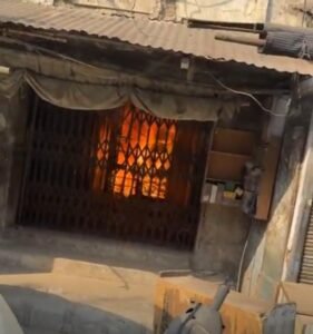 कानपुर11जून25*गुमटी न 5 स्थित बंबा रोड हिमाचल टॉकीज वाली गली में स्थित पुरानी इमारत में लगी आग*