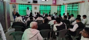 वाराणसी10जून25*वकीलों ने डीएम पर जताया अविश्वास,जारी रहेगा हड़ताल