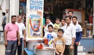 हरदोई15जून25*पिहानी में बाबा नीम करौली का स्थापना दिवसः भक्तों ने राहगीरों को पिलाया शरबत