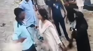 हरदोई16जून25*सीएनजी पंप पर हुआ विवादः सुरक्षा के लिए गाड़ी से उतरने को कहा तो महिला ने दिखाई रिवॉल्वर,