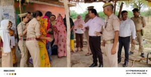 महोबा20जून25*सरकारी जमीन पर बने पक्के मकान में बुलडोजर चलाने में प्रशासन हुआ पसीना पसीना