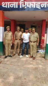 मथुरा 21 जून 25* एक वांछित अभियुक्त को एक अवैध तमंचा व एक जिंदा कारतूस 12 बोर सहित किया गिरफ्तार*