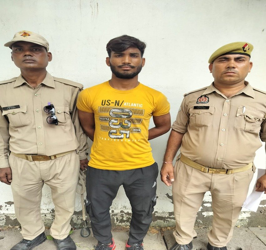 मथुरा 21 जून 25*थाना माँट पुलिस द्वारा 01 वाँछित अभियुक्त को गिरफ्तार किया गया।* मथुरा 21 जून 25*थाना माँट पुलिस द्वारा 01 वाँछित अभियुक्त को गिरफ्तार किया गया।*