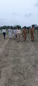 अयोध्या23जून25*उपजिलाधिकारी ने सीओ के साथ बाढ़ से प्रभावित क्षेत्र का किया भ्रमण