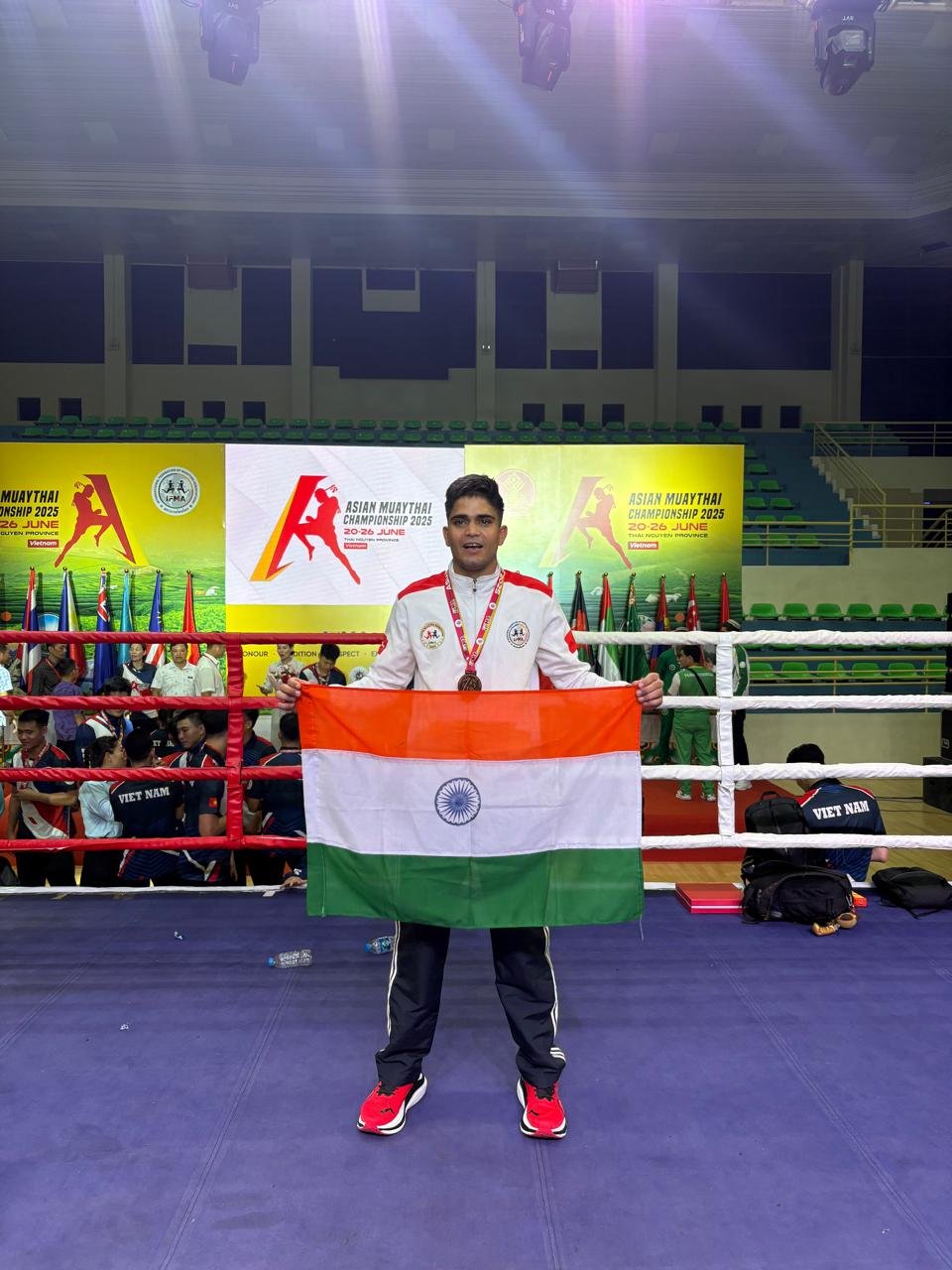 जयपुर27जून25*एशियन म्यूथाई चैंपियनशिप - 2025 में एमपीएस इंटरनेशनल के आशीष शर्मा ने कांस्य पदक किया अपने नाम*