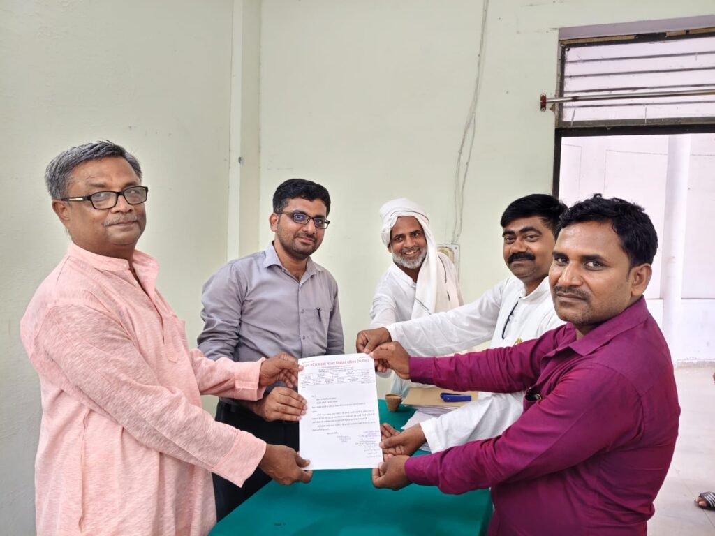 अयोध्या27जून25*लाभांश प्राप्त न होने पर रुदौली कोटेदार संघ ने दिया मांगपत्र