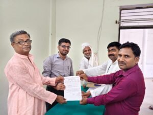 अयोध्या27जून25*लाभांश प्राप्त न होने पर रुदौली कोटेदार संघ ने दिया मांगपत्र