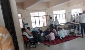 प्रयागराज:6जून25*मुख्य राजस्व अधिकारी के निलम्बन की कार्रवाई पर भारी पड़े तहसील कोरांव में नियुक्त लोकल लेखपाल* प्रयागराज:6जून25*मुख्य राजस्व अधिकारी के निलम्बन की कार्रवाई पर भारी पड़े तहसील कोरांव में नियुक्त लोकल लेखपाल*