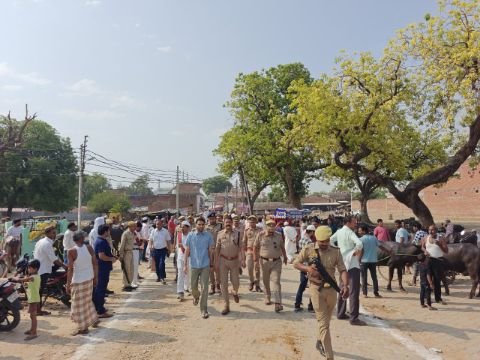 कौशाम्बी7जून25*ईदगाह मस्जिद संवेदनशील स्थानों का डीएम एसपी ने भ्रमण कर सुरक्षा का लिया जायजा* कौशाम्बी7जून25*ईदगाह मस्जिद संवेदनशील स्थानों का डीएम एसपी ने भ्रमण कर सुरक्षा का लिया जायजा*