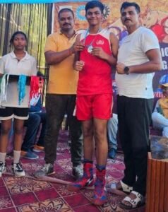 पूर्णिया बिहार13जून25* जूनियर बॉक्सिंग प्रतियोगिता में पूर्णिया के कुमार आर्यन ने सिल्वर मेडल जीतकर जिले का नाम किया रोशन