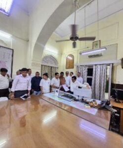 जोधपुर13jun25*शहर की प्राचीन तापी बावड़ी का कार्य रोकने पर अतिरिक्त जिला कलेक्टर को ज्ञापन सोपा।