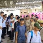 हापुड़14जून25*यूपी पुलिस सिपाही भर्ती में चयनित 773 अभ्यर्थी 17 बस से लखनऊ के लिए रवाना
