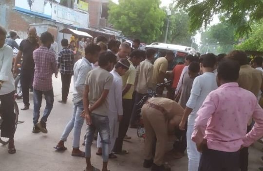 प्रतापगढ़16जून25*पट्टी में दिनदहाड़े फायरिंग से दहशत, दो लोगों को गोली लगी, एक की हालत गंभीर* प्रतापगढ़16जून25*पट्टी में दिनदहाड़े फायरिंग से दहशत, दो लोगों को गोली लगी, एक की हालत गंभीर*