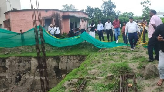 पूर्णिया बिहार 19 जून 25*विद्यालय के खेल मैदान में भवन निर्माण का विरोध, समाजसेवी निसार अहमद ने जताई कड़ी आपत्ति।