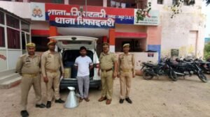 मथुरा 22 जून 25* एक अभियुक्त को अवैध 220 लीटर पैट्रोलियम पदार्थ सहित किया गया गिरफ्तार ।*