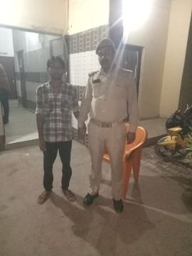 मथुरा 22 जून 25* एक अभियुक्त को सट्टे की खाई बाड़ी करते हुए नगद 1030/- रुपये, पर्चा सट्टा, एक पैन व एक गत्ता सहित किया गिरफ्तार ।*