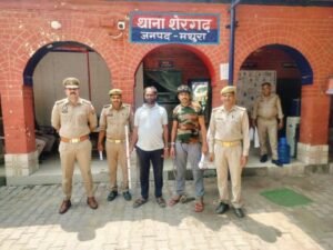 मथुरा 24 जून 25* जान से मारने की नियत से कुल्हाडी व डंडे से हमला करने वाले अभियुक्तगण को किया गया गिरफ्तार।*