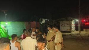 अयोध्या25जून25*अनियंत्रित होकर डीसीएम घर मे घुसी, बड़ा हादसा होते होते बचा