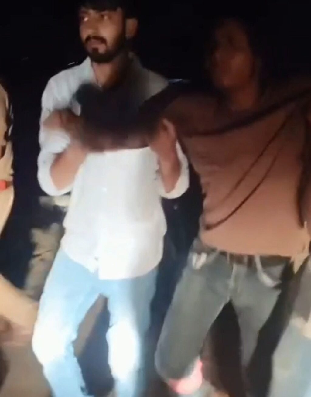 मथुरा 25 जून 25*पुलिस मुठभेड़ में 04 बदमाश गिरफ्तार एवम 01 फरार