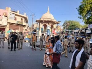 मथुरा 27 जून 25*भगवान जगन्नाथ की रथयात्रा बड़े धूमधाम से निकाली गई