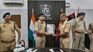 हरदोई27जून25* पुलिस अधीक्षक ने की अपराध गोष्ठी: 26 पुलिस कर्मियों को उत्कृष्ट कार्य के लिए किया सम्मानित,
