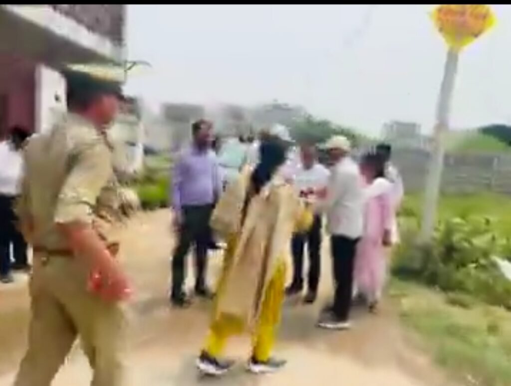 लखनऊ9जून25*सरकारी जमीनों पर अवैध कब्जे पर बड़ी कार्रवाई!!