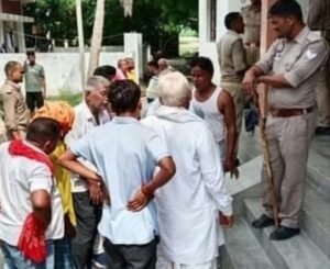 आजमगढ़03जूलाई25*माँ- बेटे की हत्या कर कारोबारी ने खुद को गोली से उड़ाया