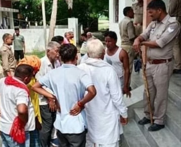 आजमगढ़03जूलाई25*माँ- बेटे की हत्या कर कारोबारी ने खुद को गोली से उड़ाया