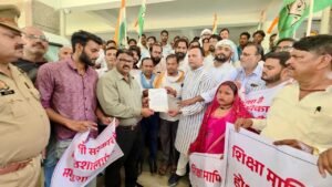 कौशाम्बी3जुलाई25*5000 विद्यालय बंद करना शिक्षा के अधिकार का हनन - गौरव पांडे*