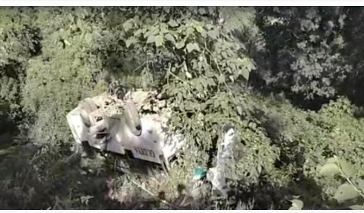 पंजाब 11जुलाई25*से श्रद्धालुओं को लेकर लाैट रही निजी बस खाई में गिरी, 26 घायल, नम्होल में हुआ हादसा*