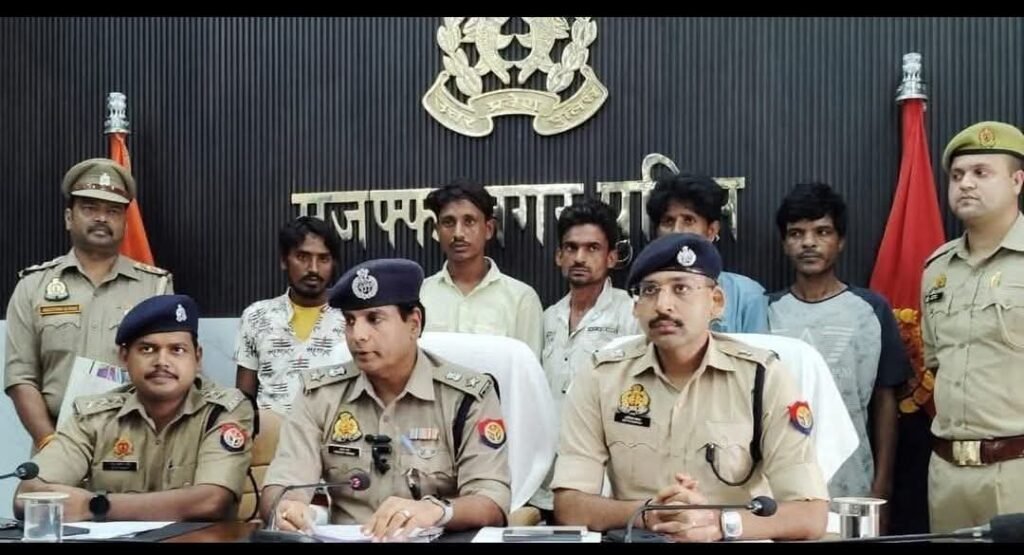 लखनऊ19जुलाई25*कांवड यात्रा मे सामिल होकर आराजक्ता फैलाने वाले विधर्मी गिरफ्तार.।*