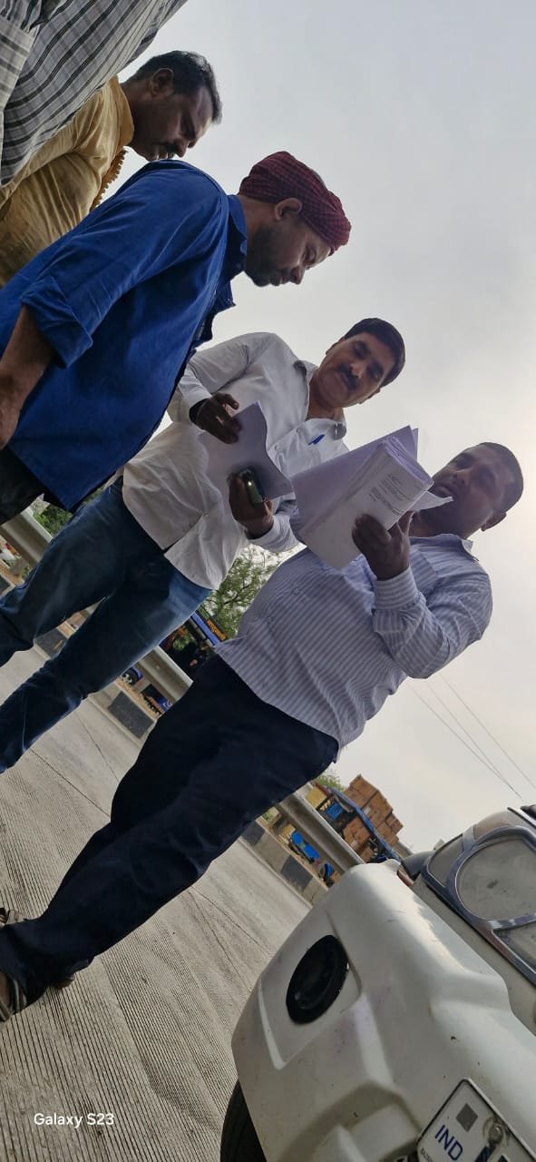 सुल्तानपुर24जुलाई25*फिटनेस के नाम पर लूट: पैसा दिया तो वाहन फिट,नहीं दिया तो अनफिट* सुल्तानपुर24जुलाई25*फिटनेस के नाम पर लूट: पैसा दिया तो वाहन फिट,नहीं दिया तो अनफिट*