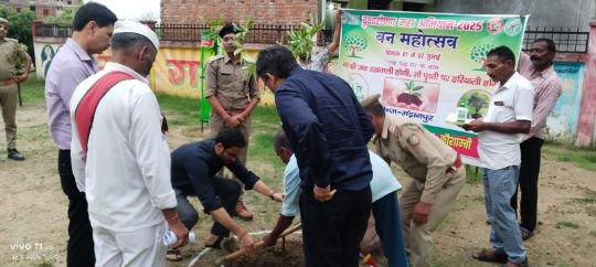 कौशाम्बी1जुलाई25*कलेक्ट्रेट स्थित बौद्ध वाटिका में डीएम ने किया पौधारोपण, दिया पर्यावरण संरक्षण का संदेश* कौशाम्बी1जुलाई25*कलेक्ट्रेट स्थित बौद्ध वाटिका में डीएम ने किया पौधारोपण, दिया पर्यावरण संरक्षण का संदेश*