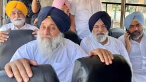 पंजाब2जुलाई25*शिरोमणि अकाली दल के प्रधान सुखबीर बादल समेत कई वरिष्ठ नेताओं को पुलिस ने हिरासत में लिया है..!*