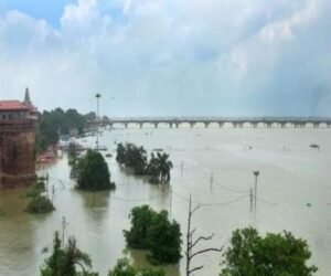 प्रयागराज4जून25*संगम नगरी में गंगा,यमुना नदियां उफान पर