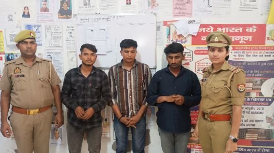 मथुरा09जुलाई2025* श्री बाँकेबिहारी जी मन्दिर में श्रद्धालुओं से सामान चुराने बाले अभियुक्तो को किया गिरफ्तार