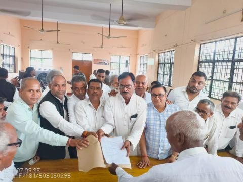 अयोध्या9जुलाई25*रूदौली बार एसोसिएशन चुनाव में विभिन्न पदों के लिए 13 प्रत्याशियों ने दाख़िल किए नामांकन पत्र