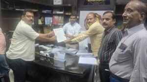 अयोध्या10जुलाई25*नगर आयुक्त से मिले अवध कांट्रेक्टर एसोसिएशन के पदाधिकारी, सौपा ज्ञापन