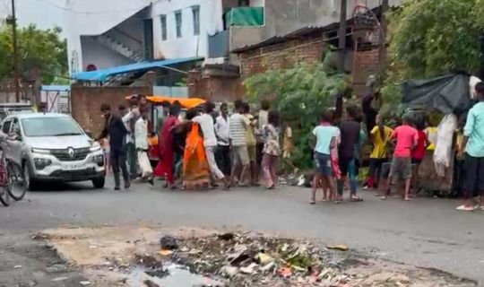 कानपुर नगर12जुलाई25*बदमाशों ने सड़क को बनाया कुश्ती का मैदान