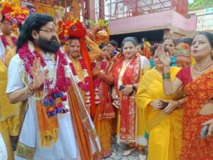 14जुलाई25*भव्य कलश यात्रा में दिखा मात्रशक्तियों का उत्साह गोकुल बाबा प्रांगण में सजे दिव्य मंच पर स्थापित किए गए मंगल कलश